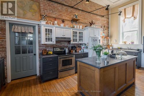 178 Grasshill Road, Kawartha Lakes, ON - Indoor Photo Showing Kitchen