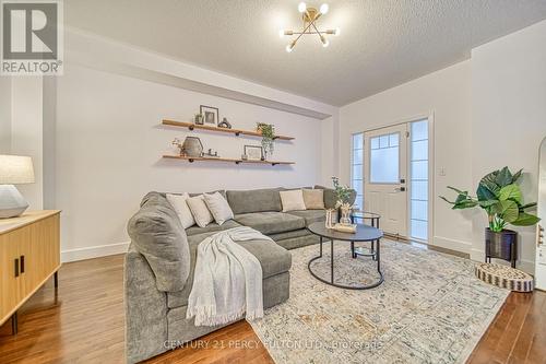 1790 Carousel Mews, Pickering, ON 