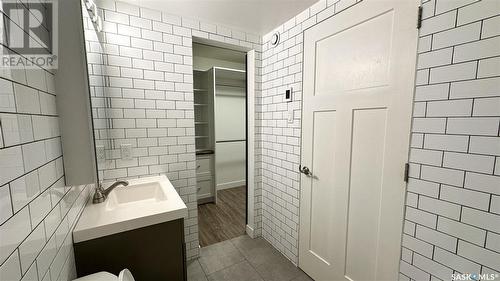 208 4045 Rae Street, Regina, SK - Indoor Photo Showing Bathroom