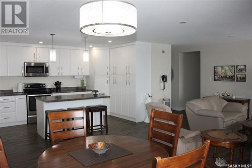 503 4545 Rae Street, Regina, SK - Indoor Photo Showing Kitchen