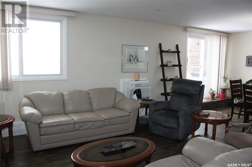 503 4545 Rae Street, Regina, SK - Indoor Photo Showing Living Room