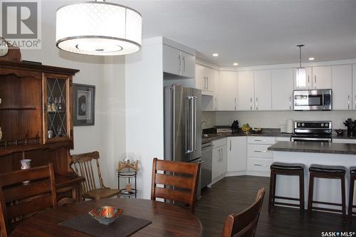 503 4545 Rae Street, Regina, SK - Indoor Photo Showing Kitchen With Stainless Steel Kitchen