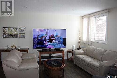 503 4545 Rae Street, Regina, SK - Indoor Photo Showing Living Room