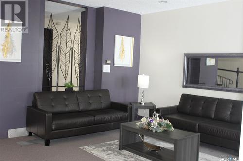 503 4545 Rae Street, Regina, SK - Indoor Photo Showing Living Room