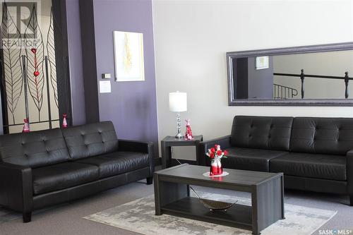 503 4545 Rae Street, Regina, SK - Indoor Photo Showing Living Room