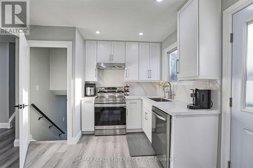 2000 Bonnymede Drive, Mississauga, ON - Indoor Photo Showing Kitchen