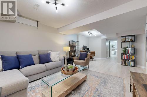 6 - 2215 Cleaver Avenue, Burlington, ON - Indoor Photo Showing Living Room