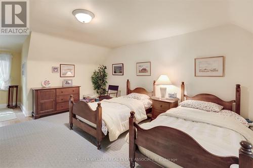 1374 Glenburnie Road, Mississauga, ON - Indoor Photo Showing Bedroom