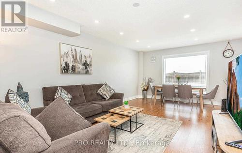 49 - 5223 Fairford Crescent, Mississauga, ON - Indoor Photo Showing Living Room