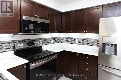 889 Cook Crescent, Shelburne, ON - Indoor Photo Showing Kitchen