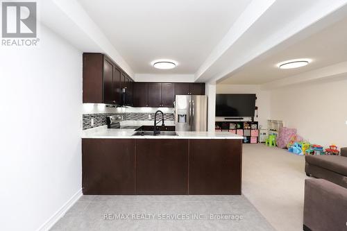 889 Cook Crescent, Shelburne, ON - Indoor Photo Showing Kitchen With Double Sink