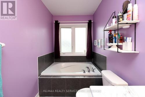 889 Cook Crescent, Shelburne, ON - Indoor Photo Showing Bathroom