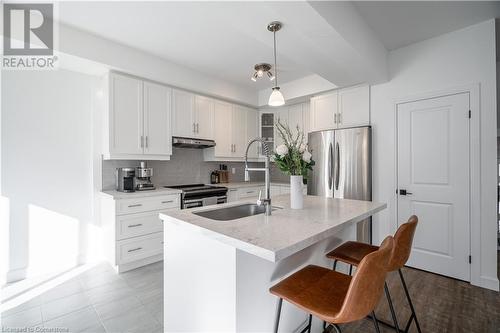 33 Southam Lane, Hamilton, ON - Indoor Photo Showing Kitchen With Upgraded Kitchen