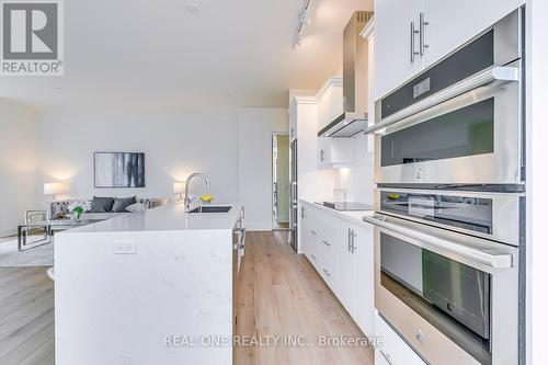 812 - 509 Dundas Street W, Oakville, ON - Indoor Photo Showing Kitchen