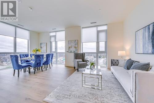 812 - 509 Dundas Street W, Oakville, ON - Indoor Photo Showing Living Room