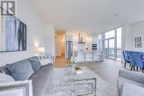 812 - 509 Dundas Street W, Oakville, ON - Indoor Photo Showing Living Room