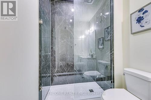 812 - 509 Dundas Street W, Oakville, ON - Indoor Photo Showing Bathroom