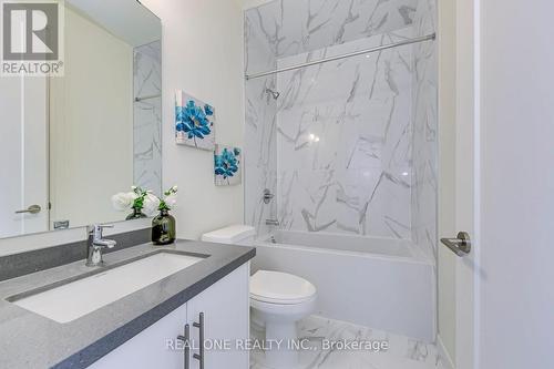 812 - 509 Dundas Street W, Oakville, ON - Indoor Photo Showing Bathroom