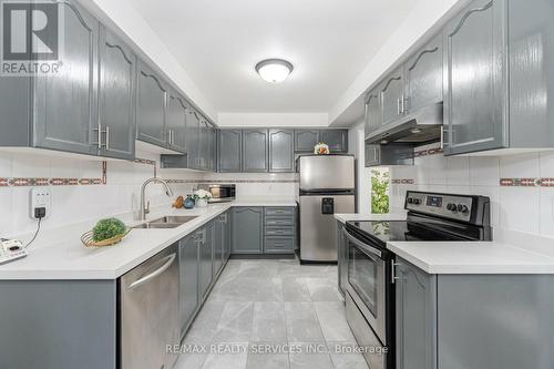 37 Bramfield Street, Brampton, ON - Indoor Photo Showing Kitchen With Double Sink With Upgraded Kitchen