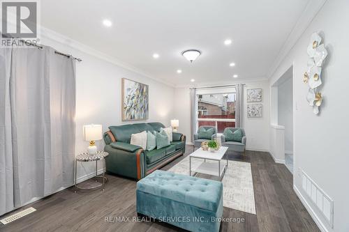 37 Bramfield Street, Brampton, ON - Indoor Photo Showing Living Room