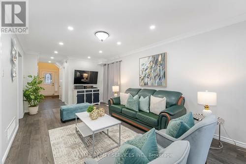 37 Bramfield Street, Brampton, ON - Indoor Photo Showing Living Room