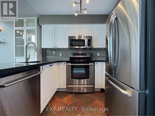 Ph832 - 250 Manitoba Street, Toronto, ON - Indoor Photo Showing Kitchen With Upgraded Kitchen