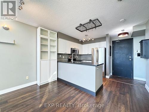 Ph832 - 250 Manitoba Street, Toronto, ON - Indoor Photo Showing Kitchen