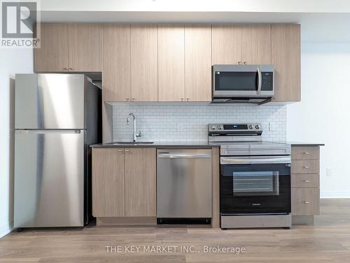 418 - 480 Gordon Krantz Avenue, Milton, ON - Indoor Photo Showing Kitchen With Stainless Steel Kitchen