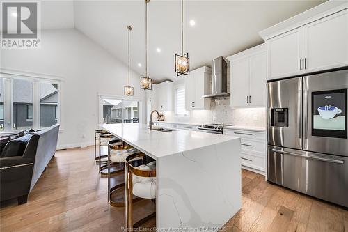 395 Caserta Crescent, Lakeshore, ON - Indoor Photo Showing Kitchen With Upgraded Kitchen