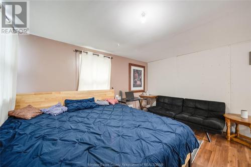 1143 Lincoln, Windsor, ON - Indoor Photo Showing Bedroom