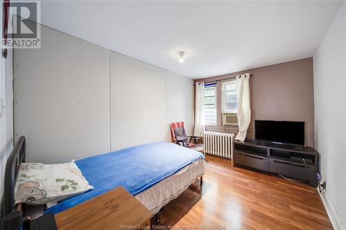 1143 Lincoln, Windsor, ON - Indoor Photo Showing Bedroom