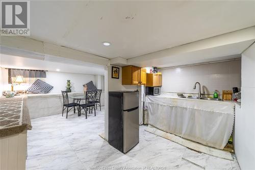 1143 Lincoln, Windsor, ON - Indoor Photo Showing Kitchen