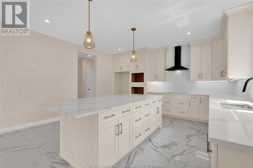 4430 Belmont, Lakeshore, ON - Indoor Photo Showing Kitchen