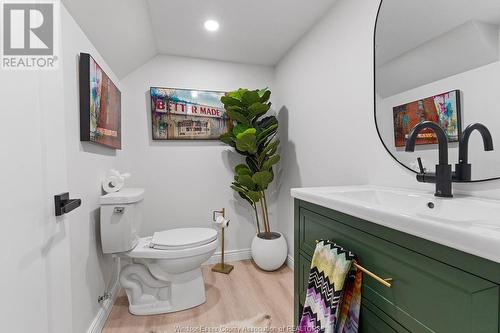 2035 Willistead Crescent, Windsor, ON - Indoor Photo Showing Bathroom