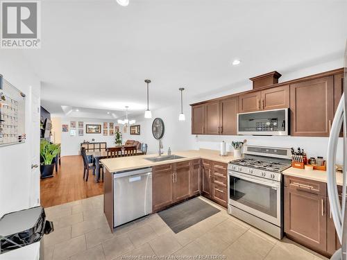 275 Tyler, Lasalle, ON - Indoor Photo Showing Kitchen