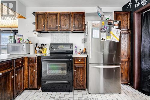 2241 Windermere, Windsor, ON - Indoor Photo Showing Kitchen