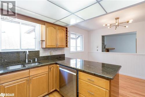 431 Innisfil Street, Barrie, ON - Indoor Photo Showing Kitchen With Double Sink