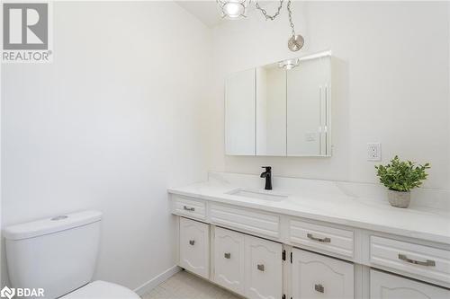 431 Innisfil Street, Barrie, ON - Indoor Photo Showing Bathroom