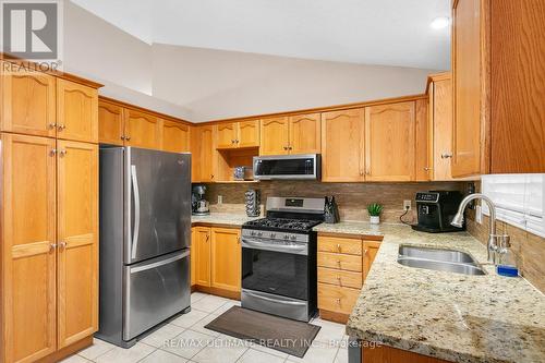 209 Deerpath Drive, Guelph, ON - Indoor Photo Showing Kitchen With Double Sink