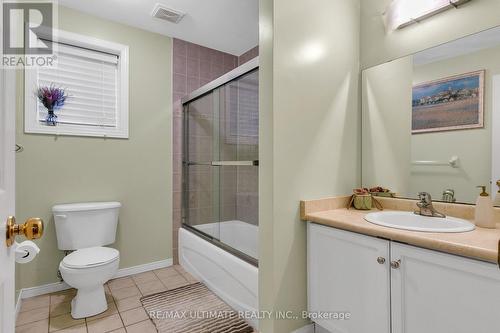 209 Deerpath Drive, Guelph, ON - Indoor Photo Showing Bathroom