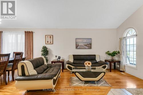 209 Deerpath Drive, Guelph, ON - Indoor Photo Showing Living Room