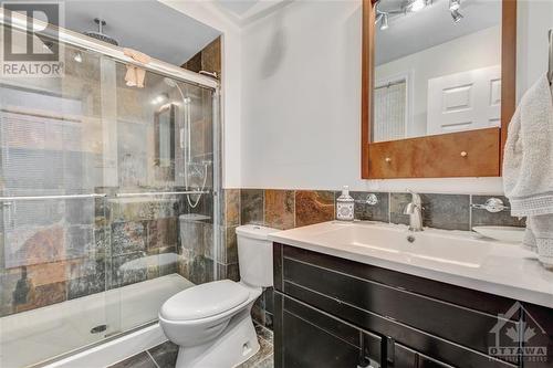 2141 Alta Vista Drive, Ottawa, ON - Indoor Photo Showing Bathroom