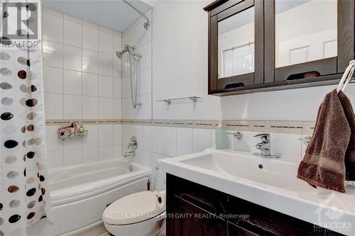 2141 Alta Vista Drive, Ottawa, ON - Indoor Photo Showing Bathroom