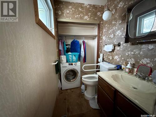 190 Sangster Boulevard, Regina, SK - Indoor Photo Showing Laundry Room