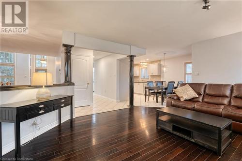 146 Kitty Murray Lane, Ancaster, ON - Indoor Photo Showing Living Room