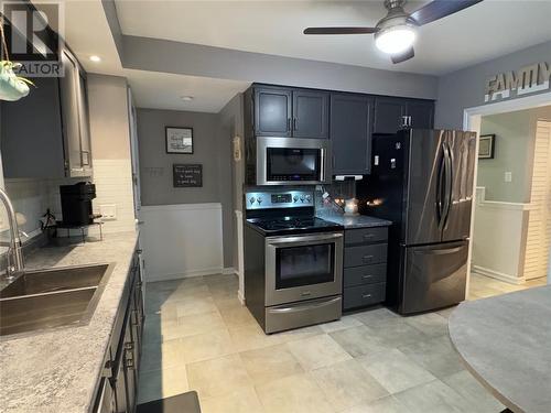 1173 Glen Allen Drive, Sarnia, ON - Indoor Photo Showing Kitchen