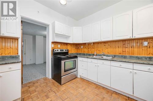 434 George Street, Sarnia, ON - Indoor Photo Showing Kitchen