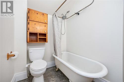 434 George Street, Sarnia, ON - Indoor Photo Showing Bathroom