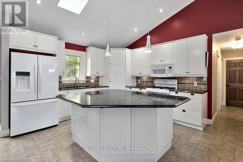 109 Pike Street, Northern Bruce Peninsula, ON - Indoor Photo Showing Kitchen