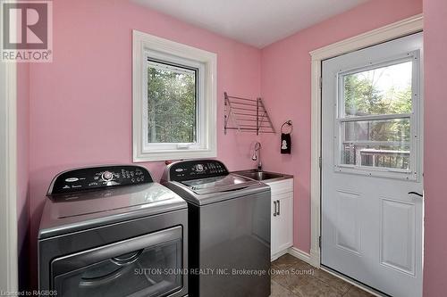 109 Pike Street, Northern Bruce Peninsula, ON - Indoor Photo Showing Laundry Room